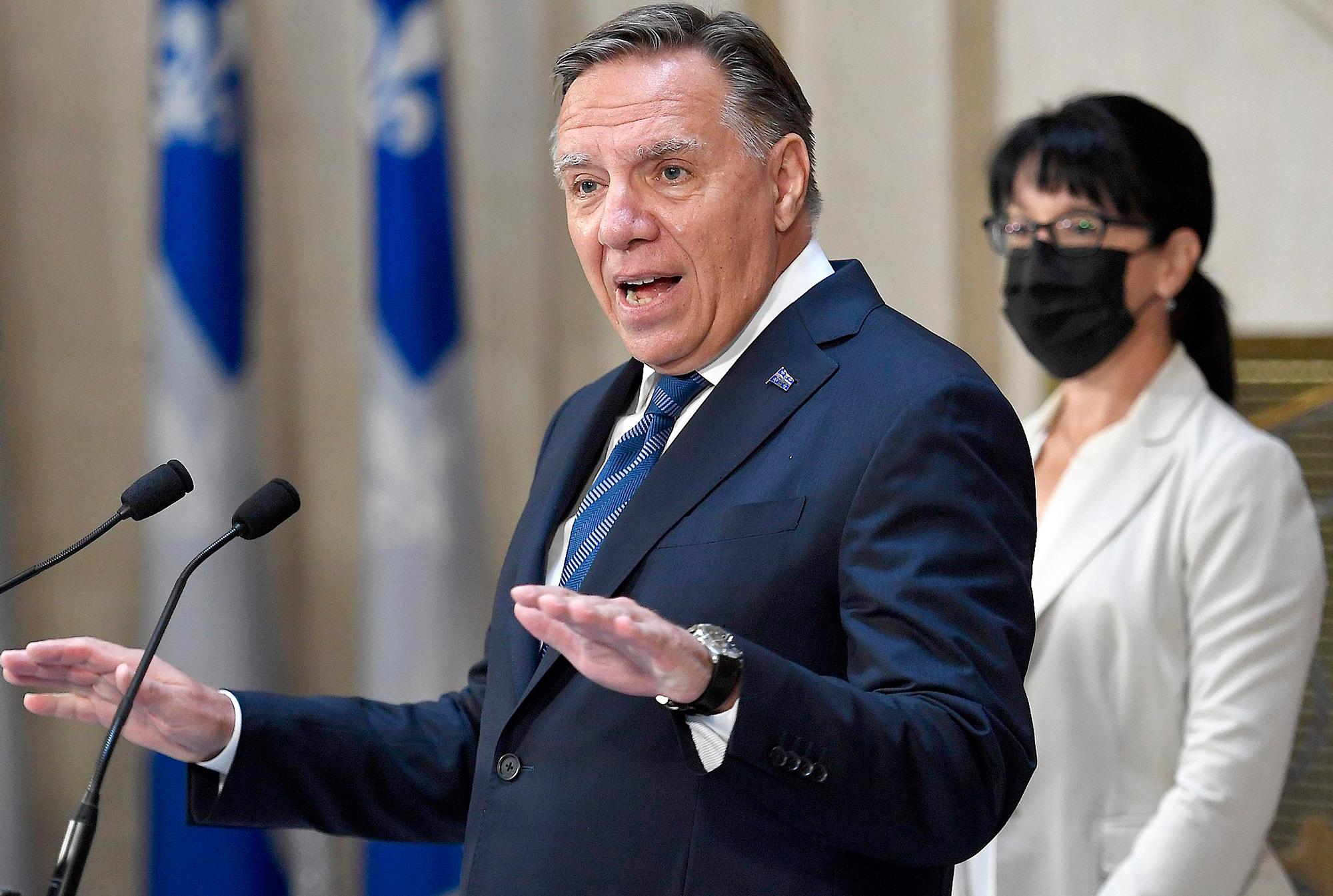 Legault croit qu’il est raisonnable de congédier un nonvacciné