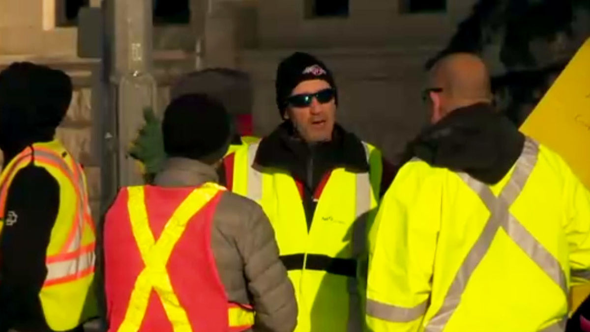 Le Mouvement Des Gilets Jaunes Atteint Le Canada Vigilequébec